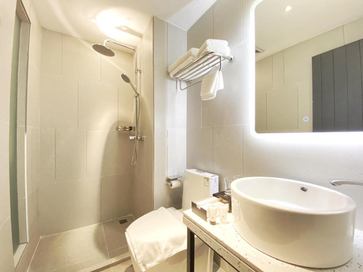Yunfan Hotel Phnom Penh Exterior foto