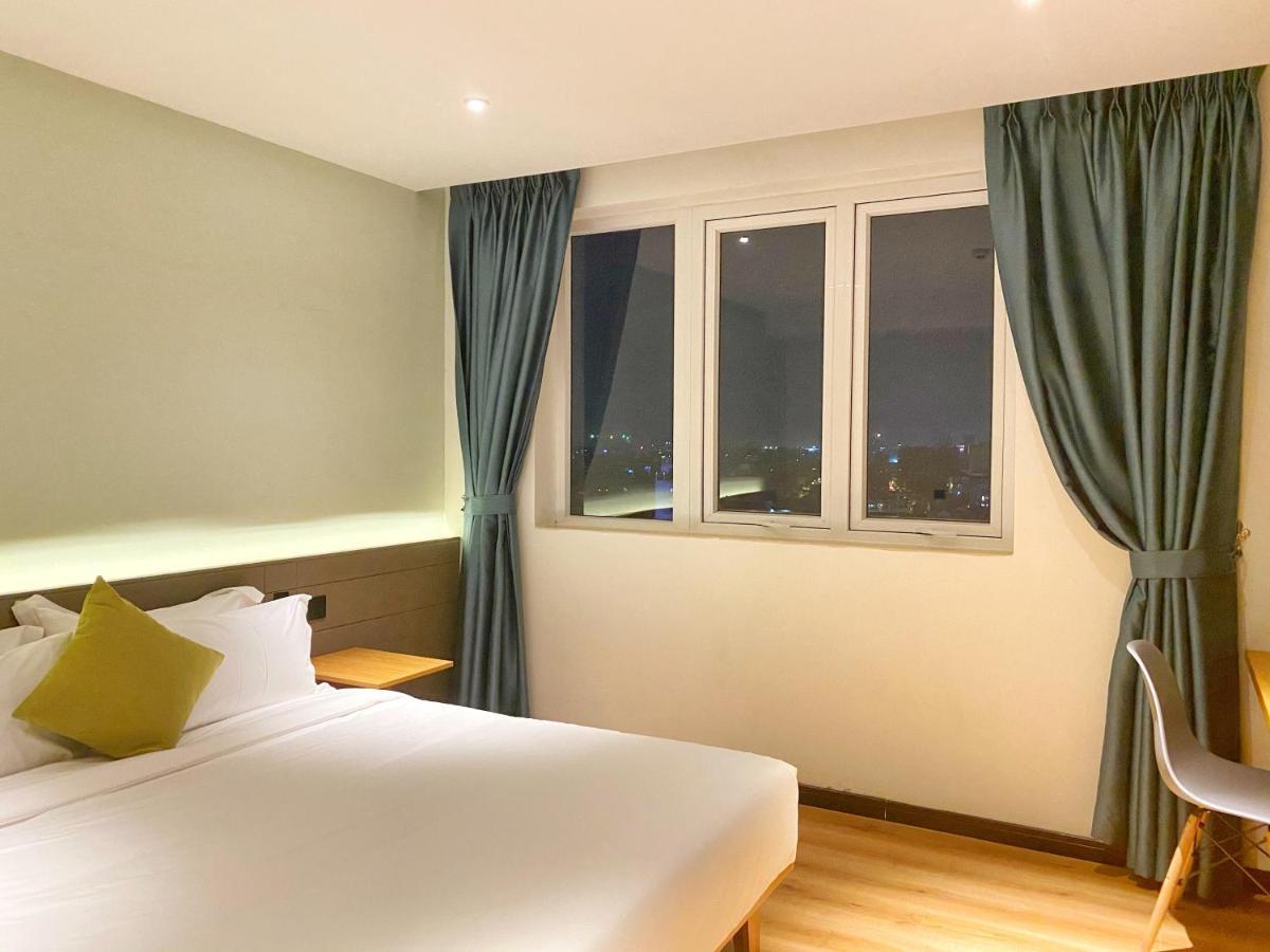 Yunfan Hotel Phnom Penh Exterior foto