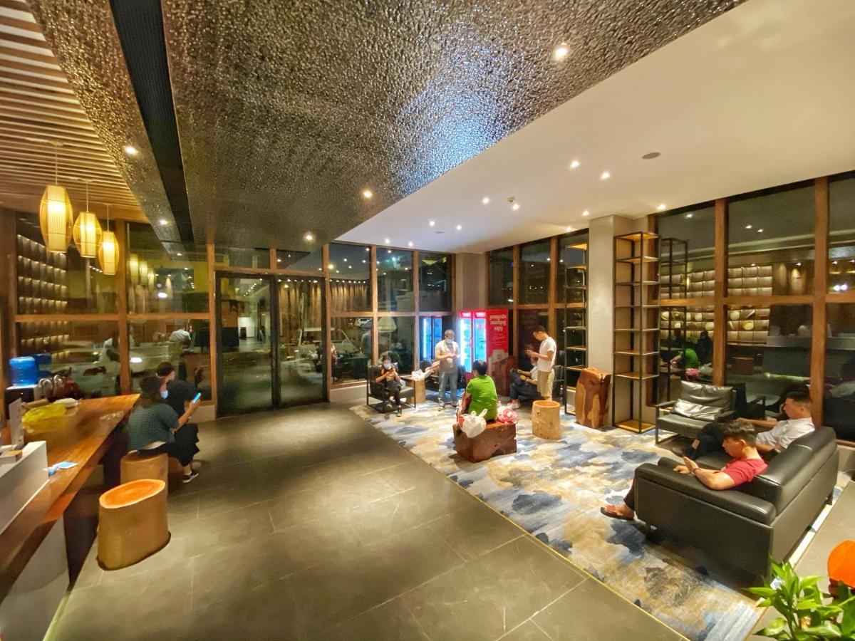 Yunfan Hotel Phnom Penh Exterior foto